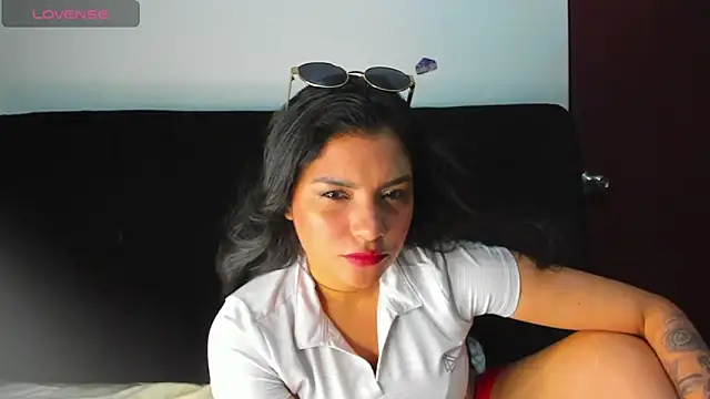 lolaa staars online show from 05-13-26, 09:00