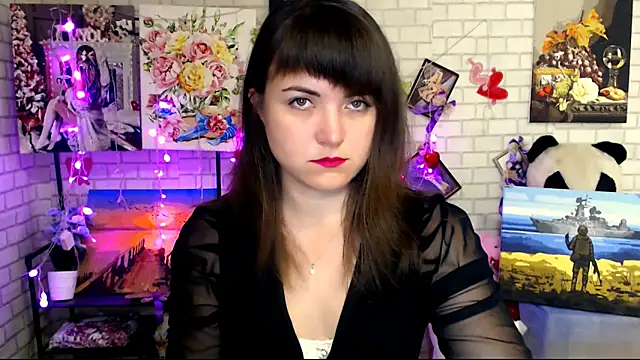 Darina M  online show from 10-18-25, 04:36