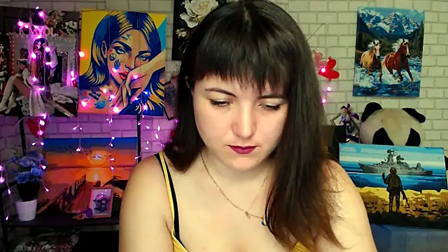 Snapshot of Darina_M_ chatting on 02-15-26, 05:19 Darina M online show from 02-15-26, 05:19