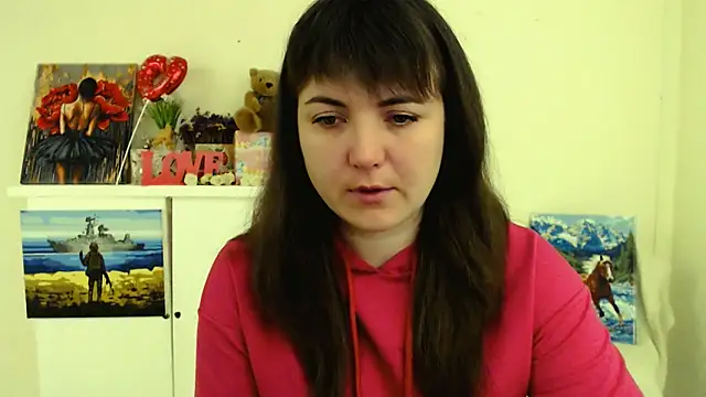 Snapshot of Darina_M_ chatting on 02-27-26, 04:23 Darina M online show from 02-27-26, 04:23