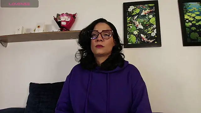 Elliee  online show from 03-21-26, 04:11