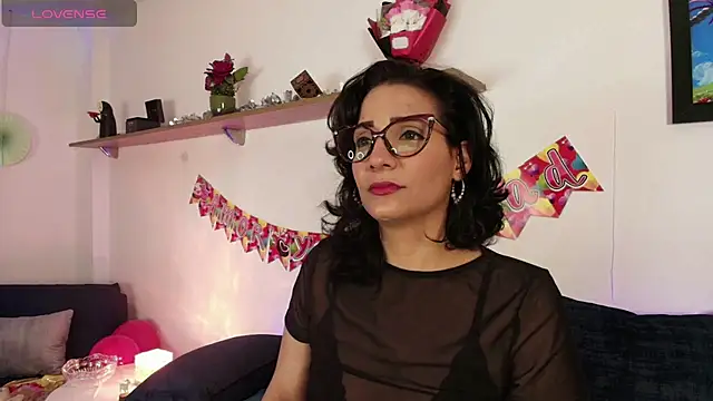 Elliee  online show from 09-15-25, 03:01