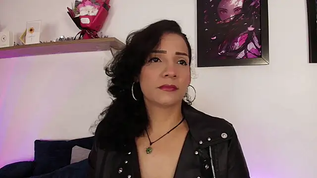 Elliee  online show from 02-05-26, 12:01