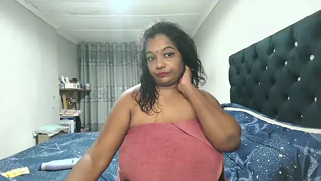 Snapshot of Indianmayaxoxo chatting on 10-11-25, 04:08 Indianmayaxoxo online show from 10-11-25, 04:08