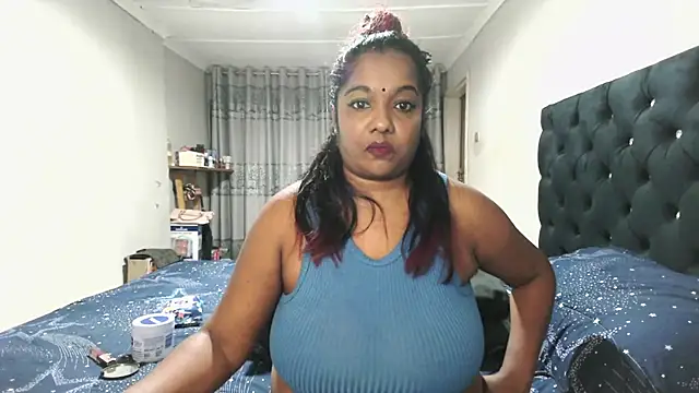 Snapshot of Indianmayaxoxo chatting on 10-16-25, 05:43 Indianmayaxoxo online show from 10-16-25, 05:43