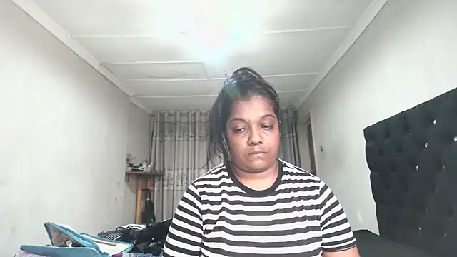 Indianmayaxoxo online show from 05-26-26, 12:03