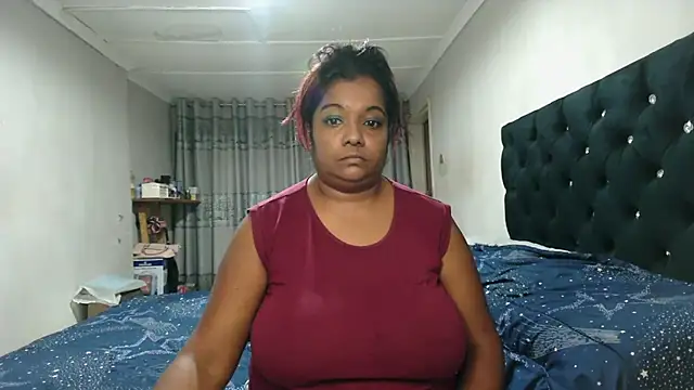 Snapshot of Indianmayaxoxo chatting on 10-13-25, 03:35 Indianmayaxoxo online show from 10-13-25, 03:35