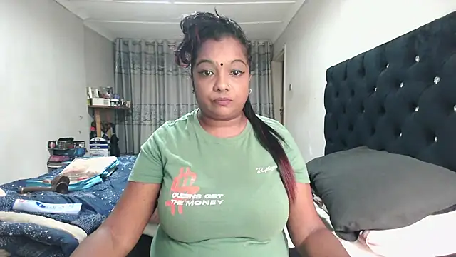 Indianmayaxoxo online show from 02-14-26, 12:38