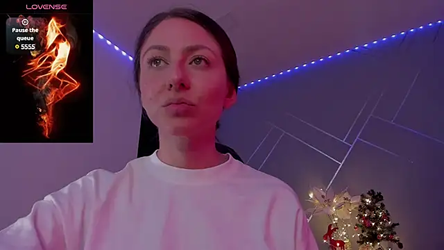 Ich Bin Julia online show from 12-18-24, 05:10