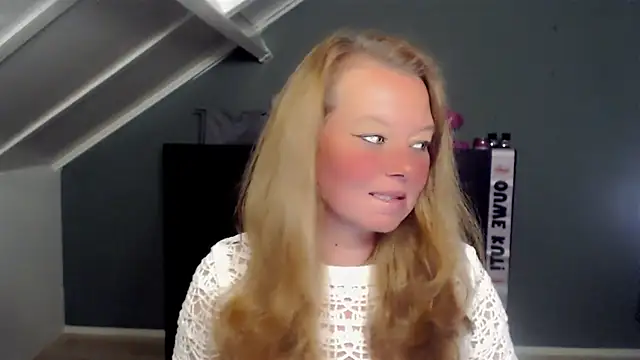 roxanna24 online show from 05-10-26, 05:48