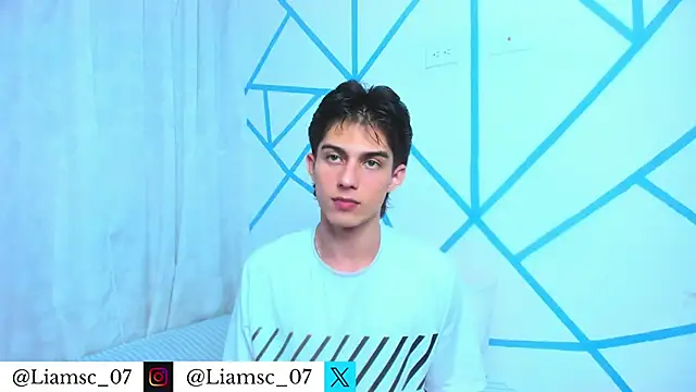 Snapshot of liam_scott77 chatting on 06-09-26, 08:43 liam scott77 online show from 06-09-26, 08:43