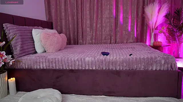 EmilyHudsson 1 online show from 10-30-25, 06:27