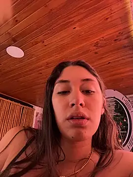 Barbielatinas online show from 12-14-25, 06:35