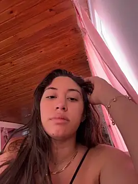 Barbielatinas online show from 12-15-25, 02:23