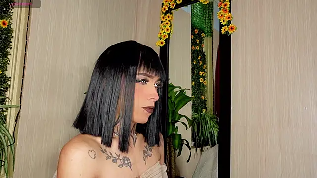 Micaela Rangel online show from 10-25-25, 02:00