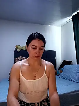 renata hot1 online show from 11-20-25, 01:45