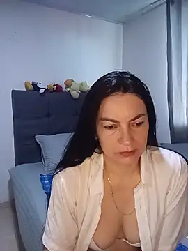 renata hot1 online show from 05-25-26, 09:35