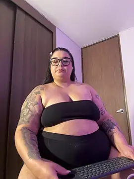 Snapshot of Apriilpeach_ chatting on 03-17-25, 10:19 Apriilpeach online show from 03-17-25, 10:19