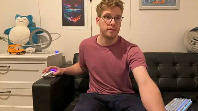 Snapshot of BlueEyedTallGuy94 chatting on 01-01-25, 02:41 BlueEyedTallGuy94 online show from 01-01-25, 02:41