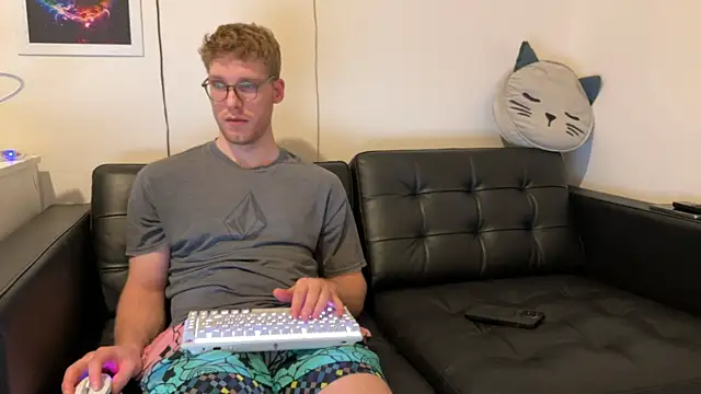 Snapshot of BlueEyedTallGuy94 chatting on 12-23-24, 06:11 BlueEyedTallGuy94 online show from 12-23-24, 06:11