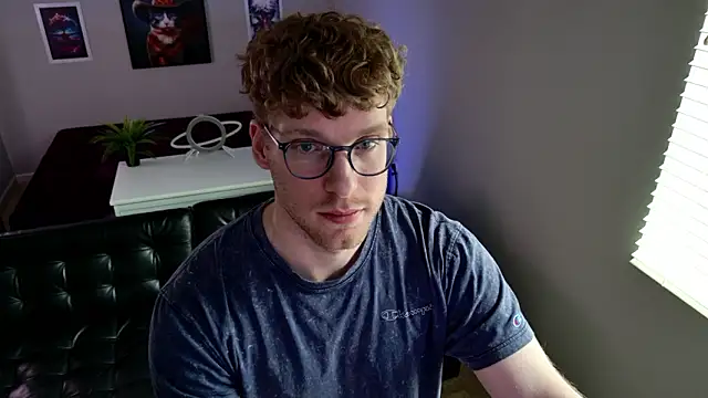 Snapshot of BlueEyedTallGuy94 chatting on 03-12-26, 09:08 BlueEyedTallGuy94 online show from 03-12-26, 09:08