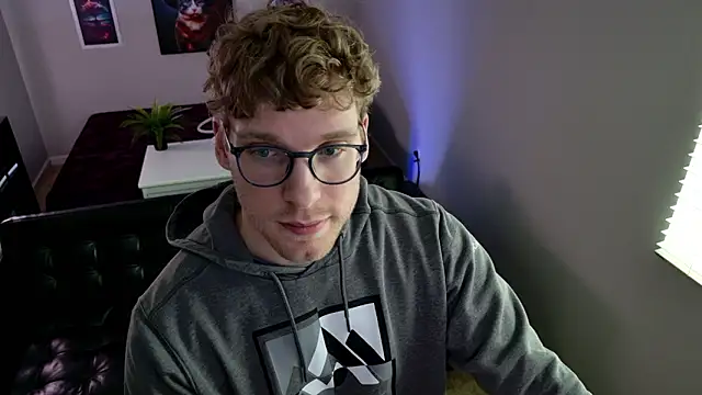 Snapshot of BlueEyedTallGuy94 chatting on 03-11-26, 09:09 BlueEyedTallGuy94 online show from 03-11-26, 09:09