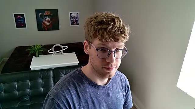 Snapshot of BlueEyedTallGuy94 chatting on 03-16-26, 09:17 BlueEyedTallGuy94 online show from 03-16-26, 09:17