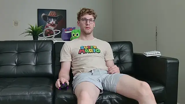 Snapshot of BlueEyedTallGuy94 chatting on 09-22-25, 06:58 BlueEyedTallGuy94 online show from 09-22-25, 06:58