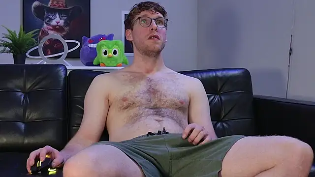 Snapshot of BlueEyedTallGuy94 chatting on 10-21-25, 02:44 BlueEyedTallGuy94 online show from 10-21-25, 02:44