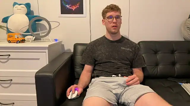 Snapshot of BlueEyedTallGuy94 chatting on 12-24-24, 03:05 BlueEyedTallGuy94 online show from 12-24-24, 03:05