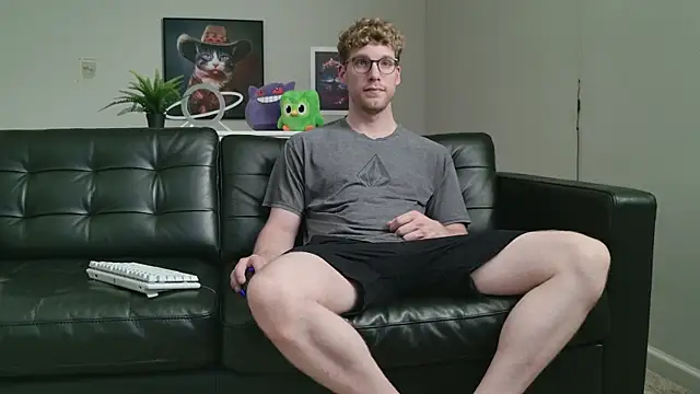 Snapshot of BlueEyedTallGuy94 chatting on 09-26-25, 10:38 BlueEyedTallGuy94 online show from 09-26-25, 10:38