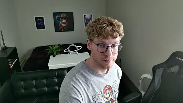 Snapshot of BlueEyedTallGuy94 chatting on 03-26-26, 11:02 BlueEyedTallGuy94 online show from 03-26-26, 11:02