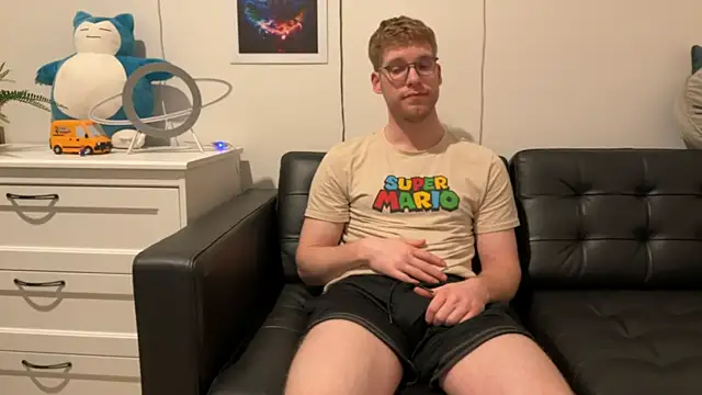 Snapshot of BlueEyedTallGuy94 chatting on 12-21-24, 03:14 BlueEyedTallGuy94 online show from 12-21-24, 03:14