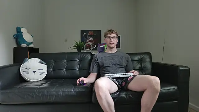 Snapshot of BlueEyedTallGuy94 chatting on 09-21-25, 07:08 BlueEyedTallGuy94 online show from 09-21-25, 07:08