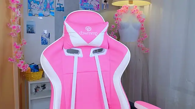 b4by LoL1 online show from 05-10-26, 03:14