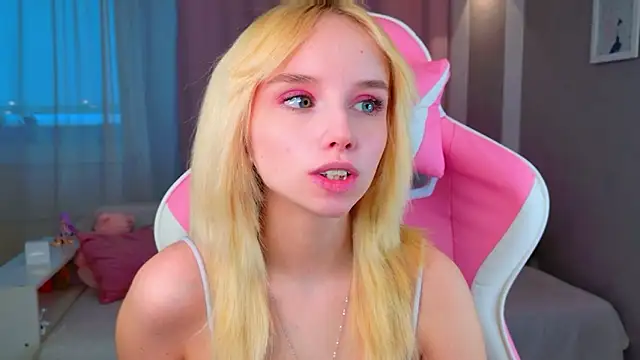 Snapshot of b4by_LoL1 chatting on 03-01-26, 12:49 b4by LoL1 online show from 03-01-26, 12:49