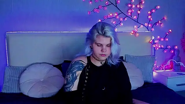 JoannLowe online show from 09-24-25, 07:20