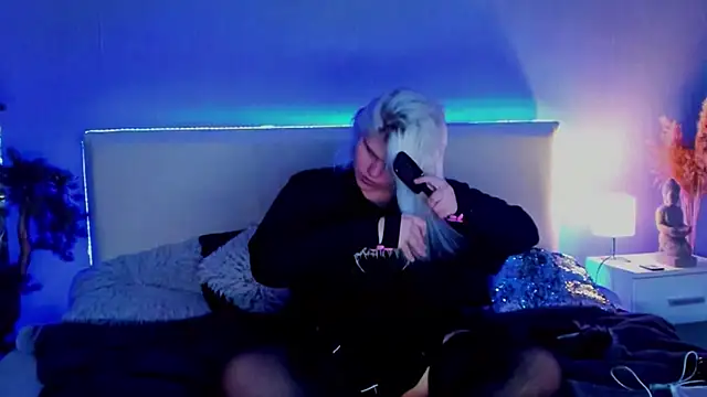 JoannLowe online show from 03-18-25, 02:51