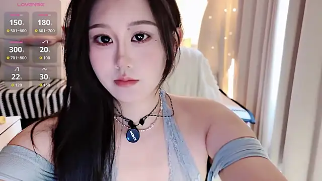 QQ-tutu online show from 02-26-26, 02:44