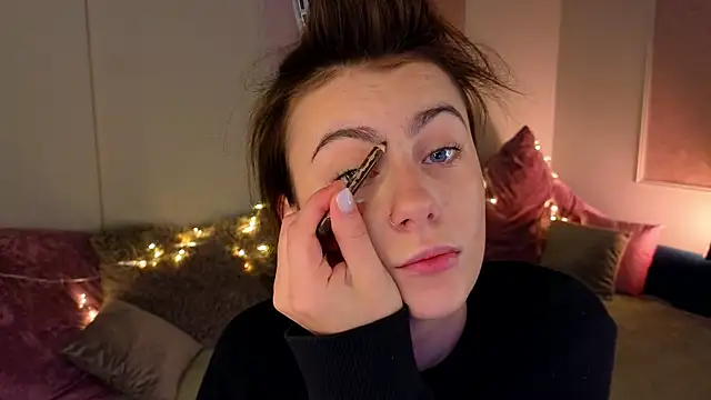 tomorrows day online show from 11-21-25, 09:14