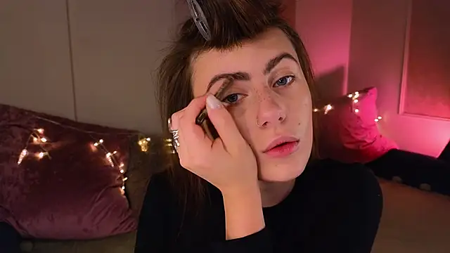 tomorrows day online show from 12-04-25, 09:14