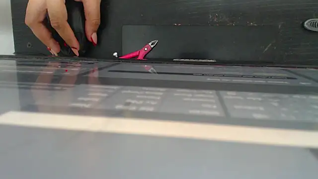 sinay024 online show from 12-19-25, 02:37