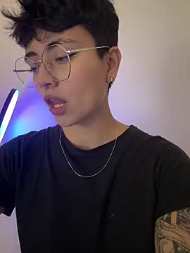 Ashley Chriss online show from 03-09-25, 11:03