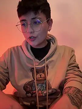 Ashley Chriss online show from 01-24-25, 07:41