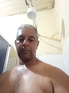 Snapshot of gordonunes chatting on 12-19-25, 03:43 gordonunes online show from 12-19-25, 03:43