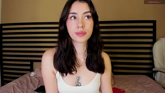 Snapshot of Catyloves chatting on 11-05-25, 09:29 Catyloves online show from 11-05-25, 09:29