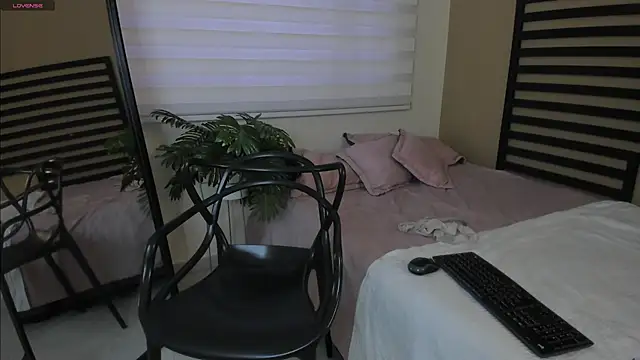 Snapshot of Catyloves chatting on 02-06-26, 10:17 Catyloves online show from 02-06-26, 10:17