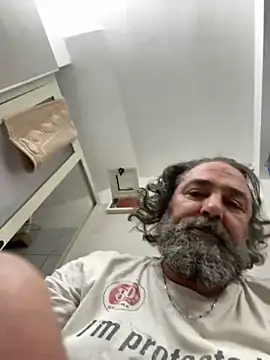 Snapshot of ros217 chatting on 09-25-25, 03:51 ros217 online show from 09-25-25, 03:51