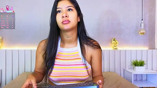 Snapshot of Aida_moreno chatting on 06-01-26, 11:32 Aida moreno online show from 06-01-26, 11:32