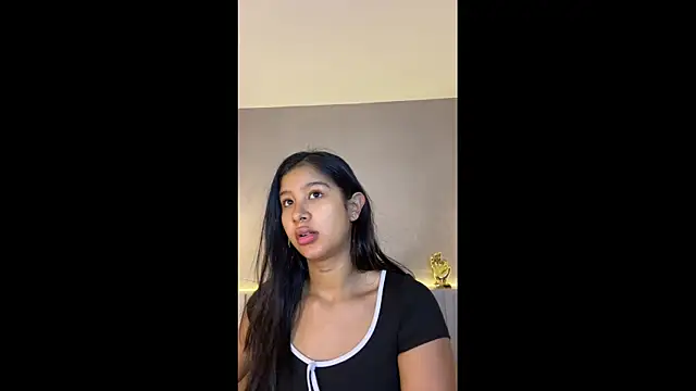 Snapshot of Aida_moreno chatting on 05-21-26, 11:51 Aida moreno online show from 05-21-26, 11:51